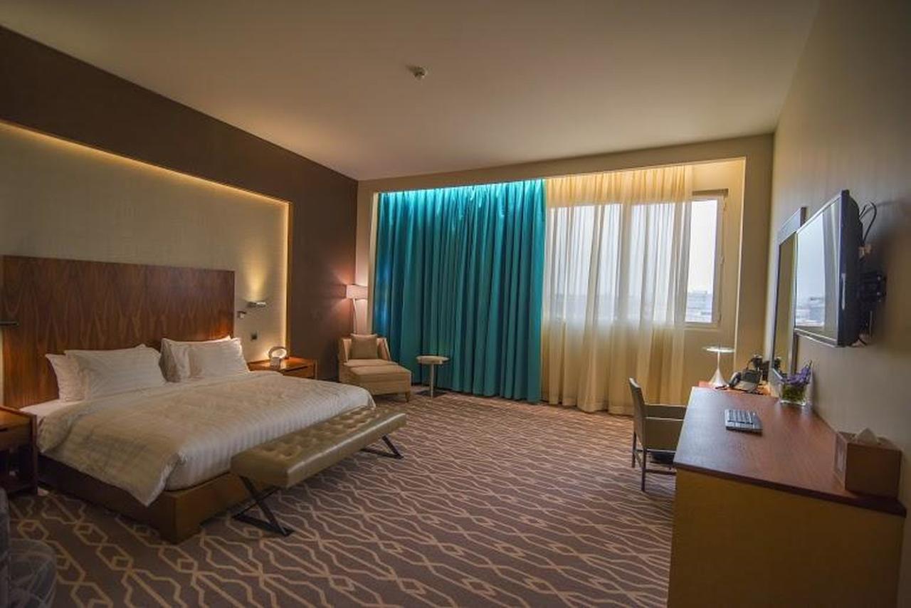 Millennium Hail Hotel Ha'il Exterior foto A room at the hotel