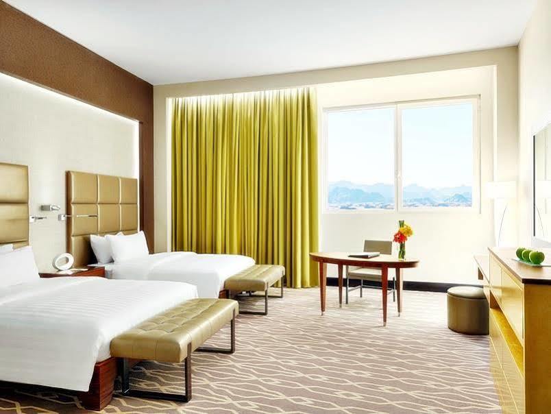 Millennium Hail Hotel Ha'il Exterior foto A guest room at the MGM Grand